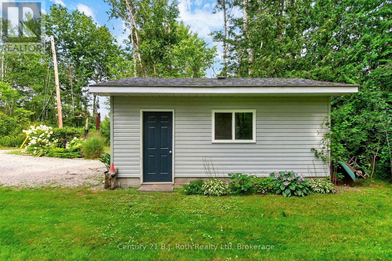 24 CRESCENT DRIVE - Image 38