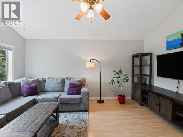 27 12TH AVENUE - 18