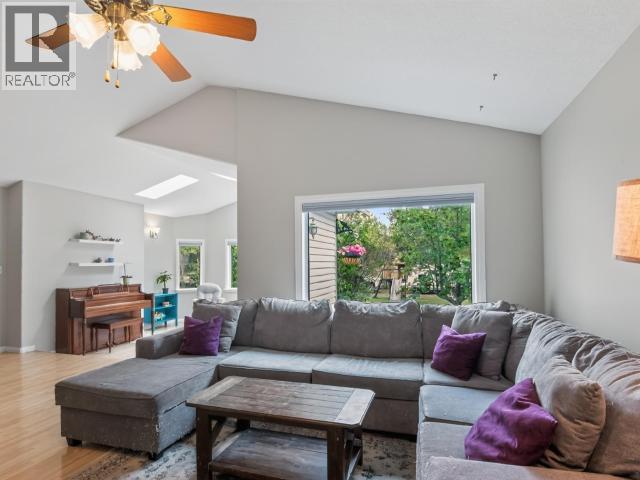 27 12TH AVENUE - Image 20