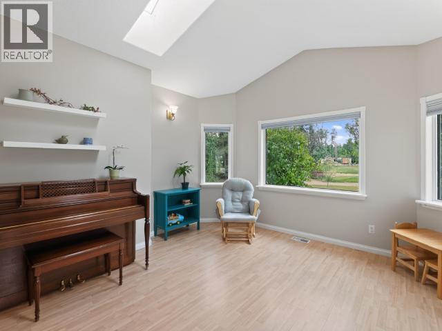 27 12TH AVENUE - Image 23