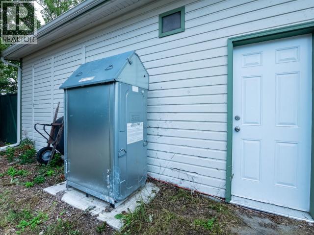 27 12TH AVENUE - 38