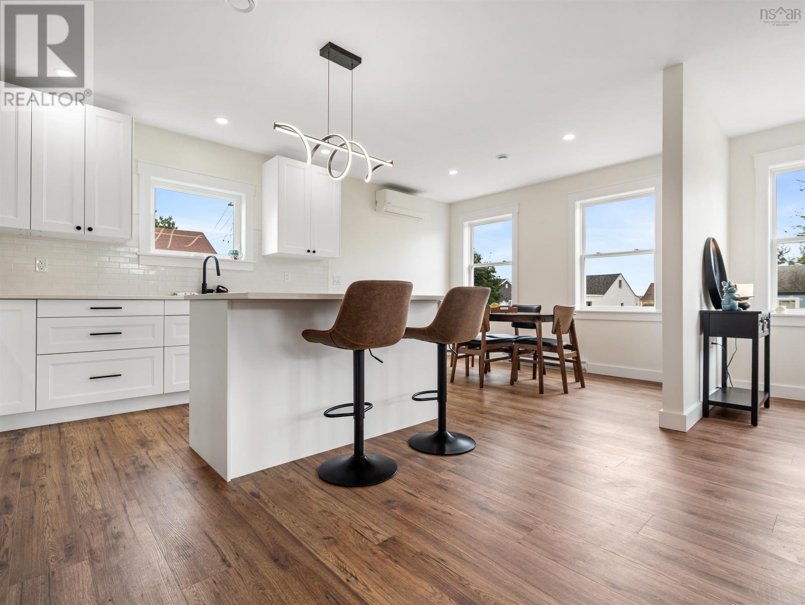 164 Oak Street - 5