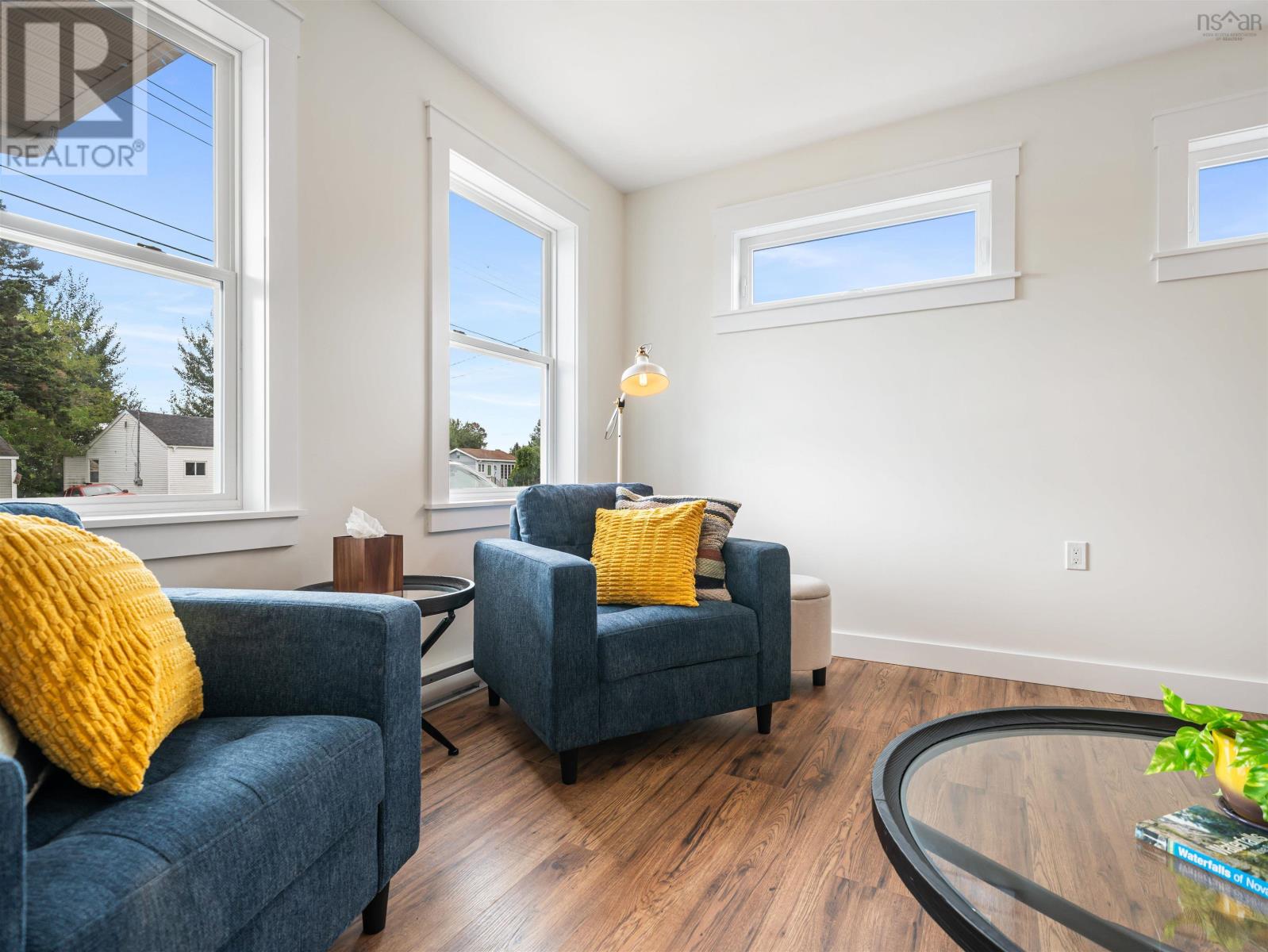164 Oak Street - 12