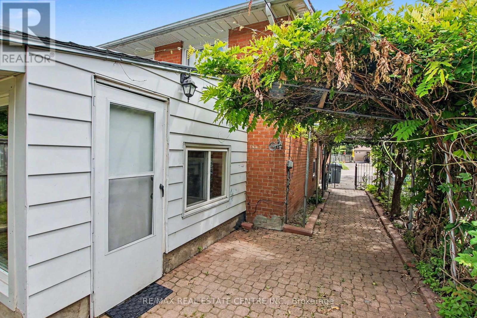 46 NORTHWOOD DRIVE - 49