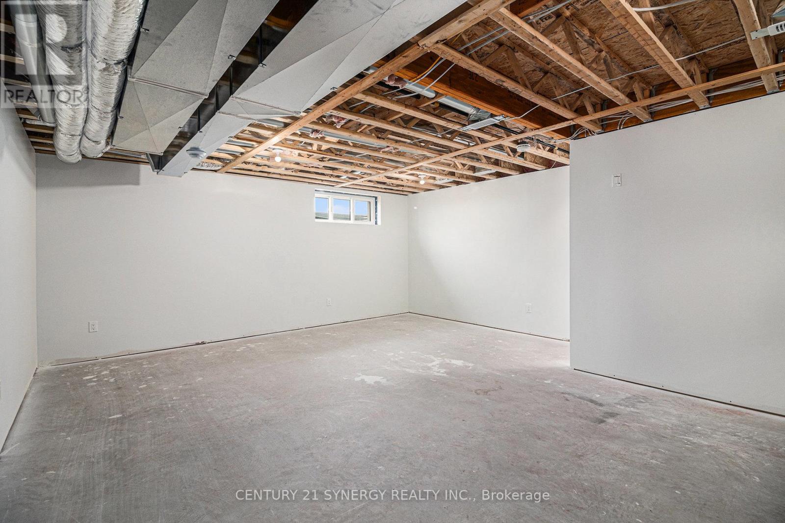 31 HELEN STREET - 28