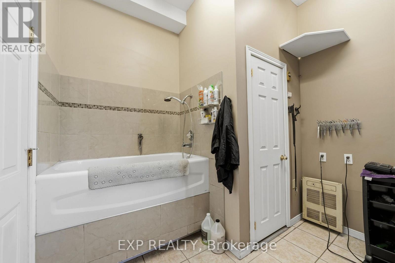 924 GARIBALDI AVENUE - Image 15