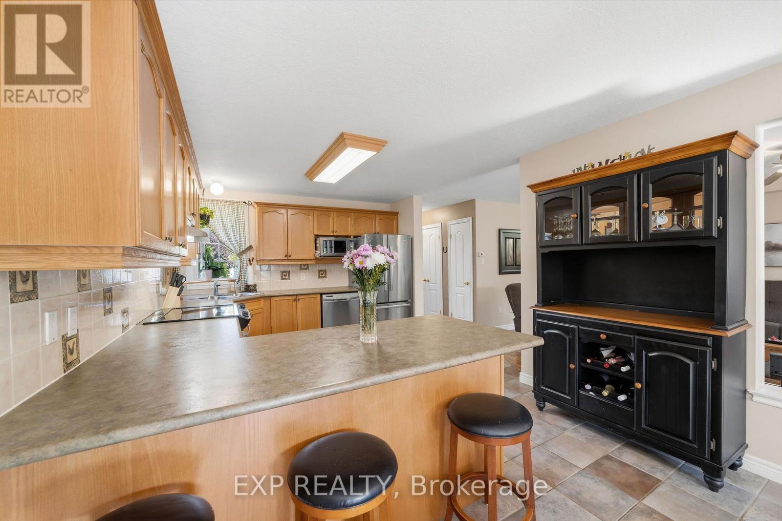 924 GARIBALDI AVENUE - Image 6