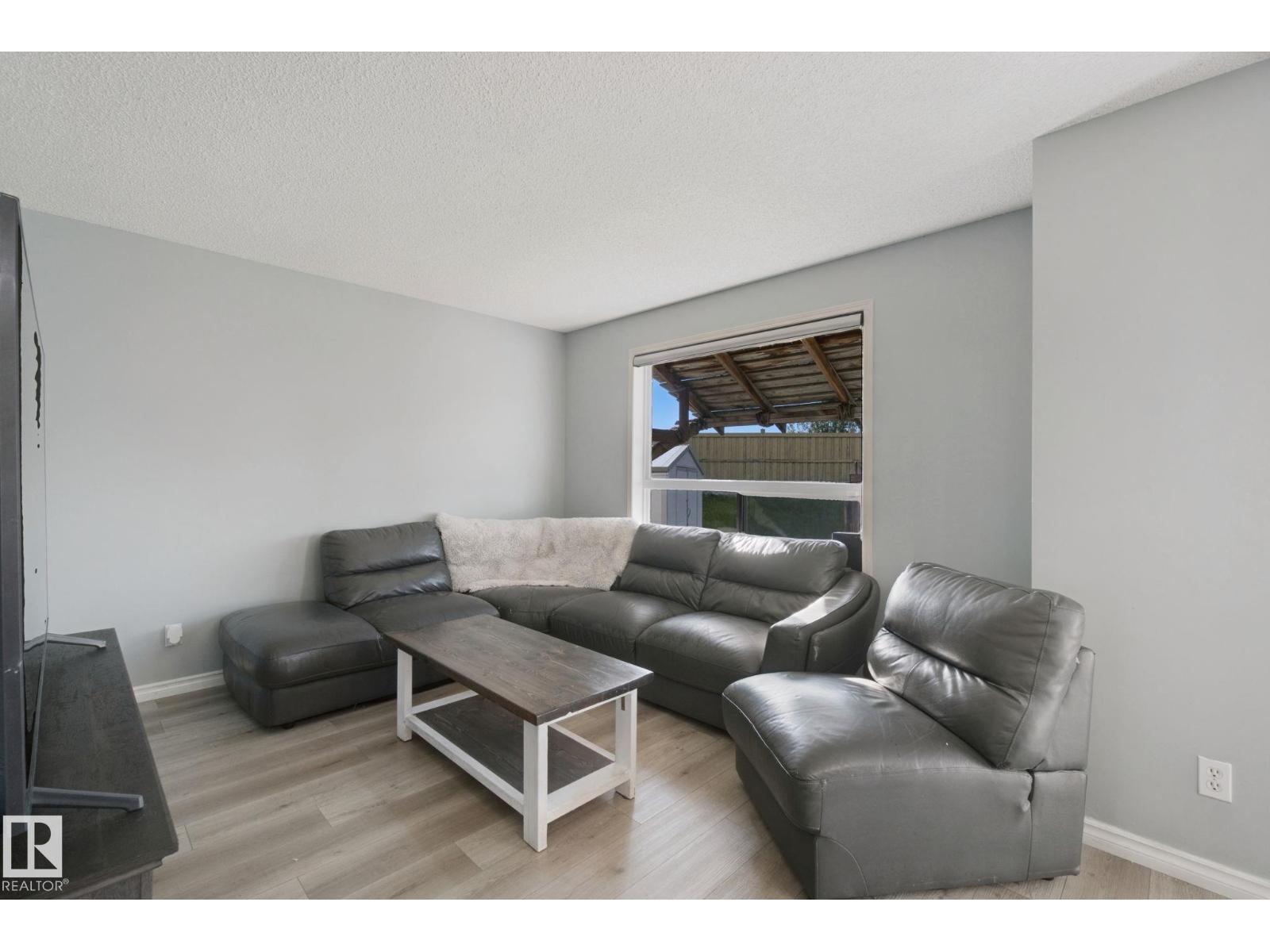 15730 141 ST NW - 13