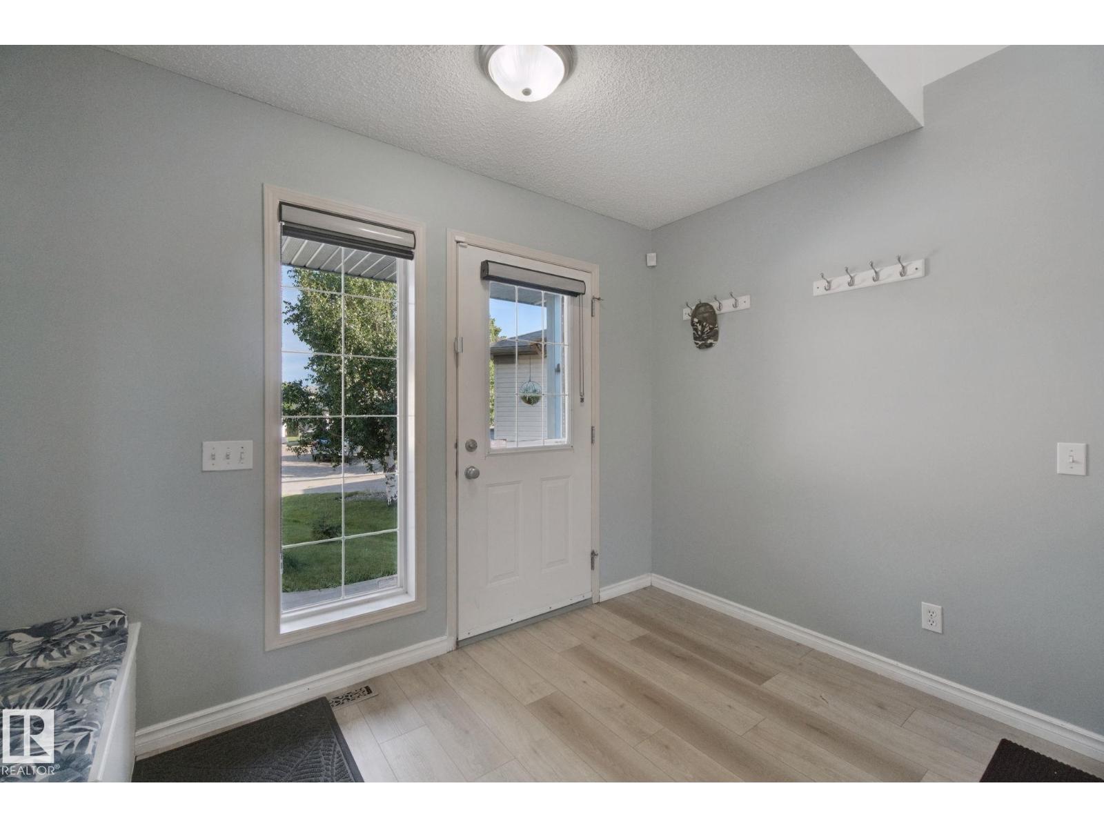 15730 141 ST NW, Carlton, Edmonton photo 5