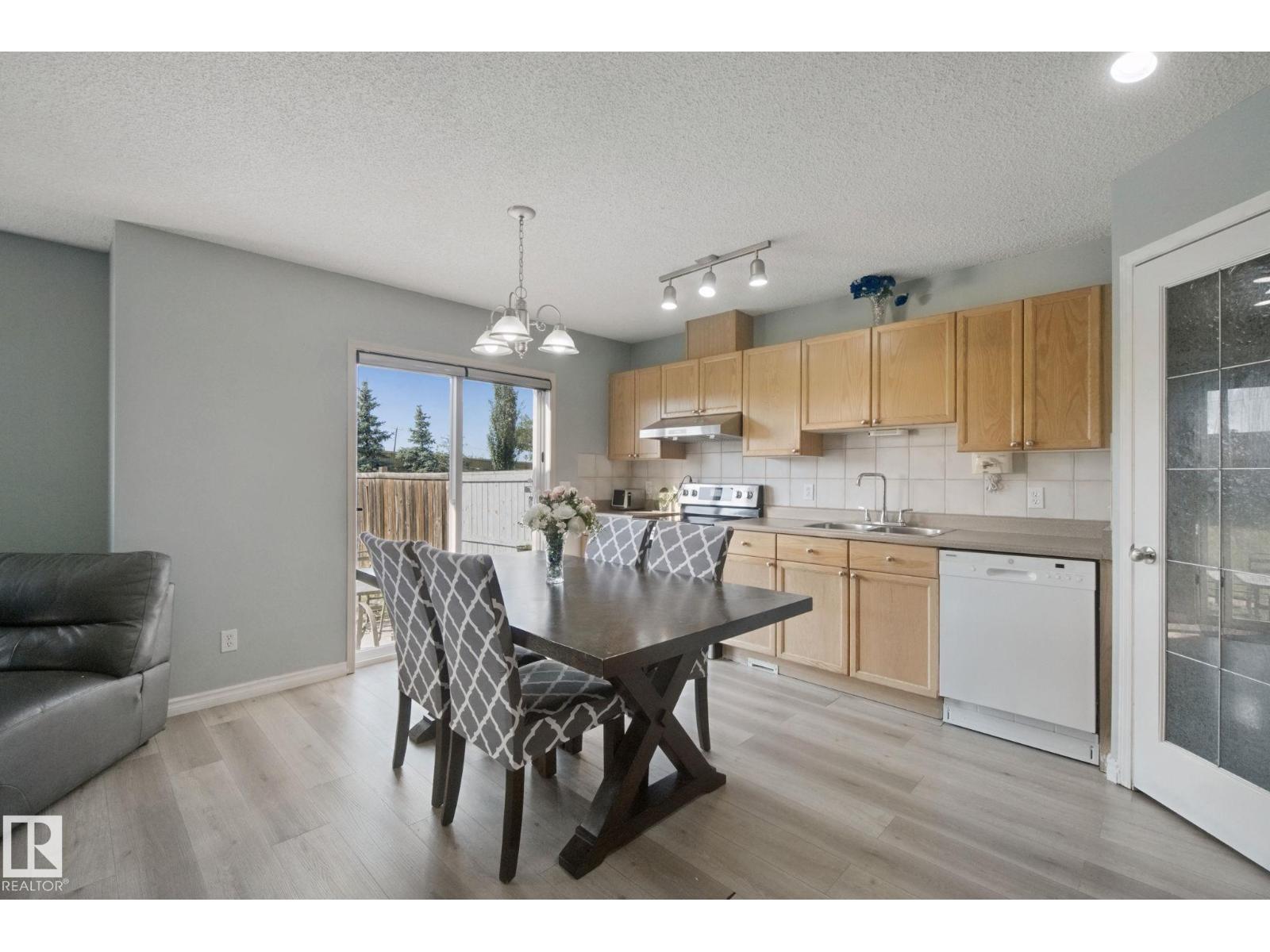 15730 141 ST NW - 7