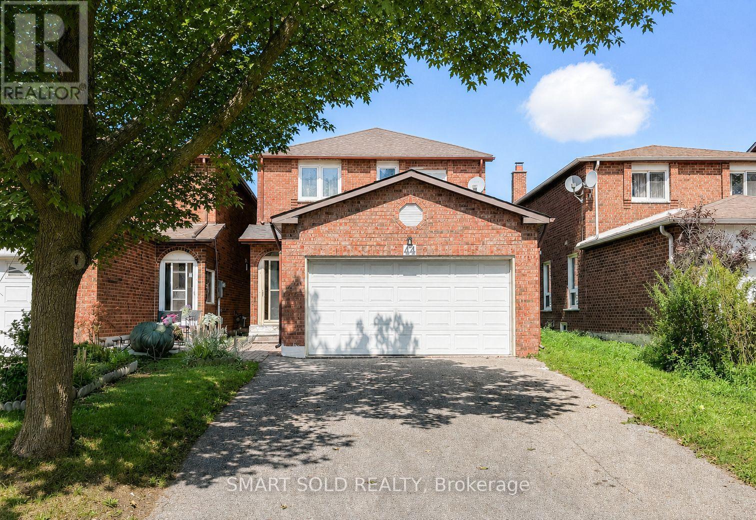 44 KENLEY CRESCENT - 1