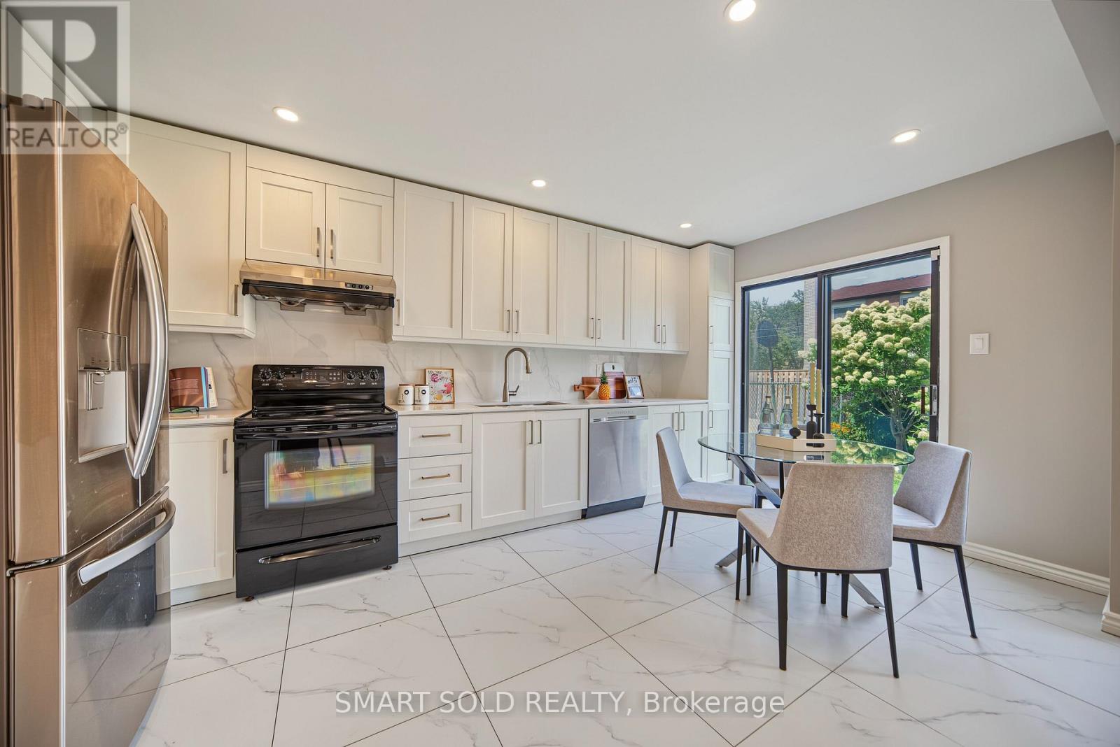 44 KENLEY CRESCENT - Image 9