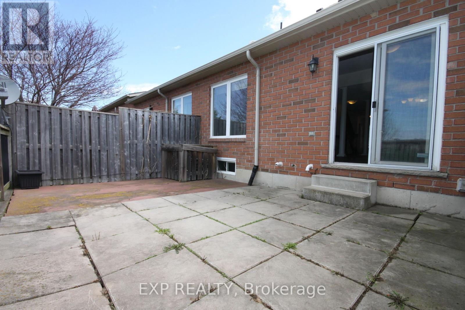 22 GERANIUM AVENUE N - 15