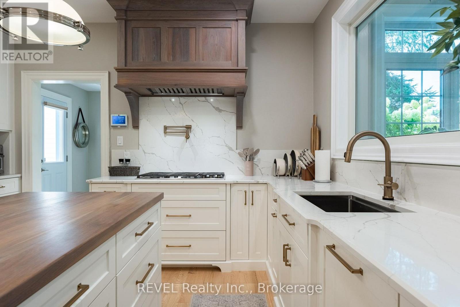 34 LORIMER STREET - 13