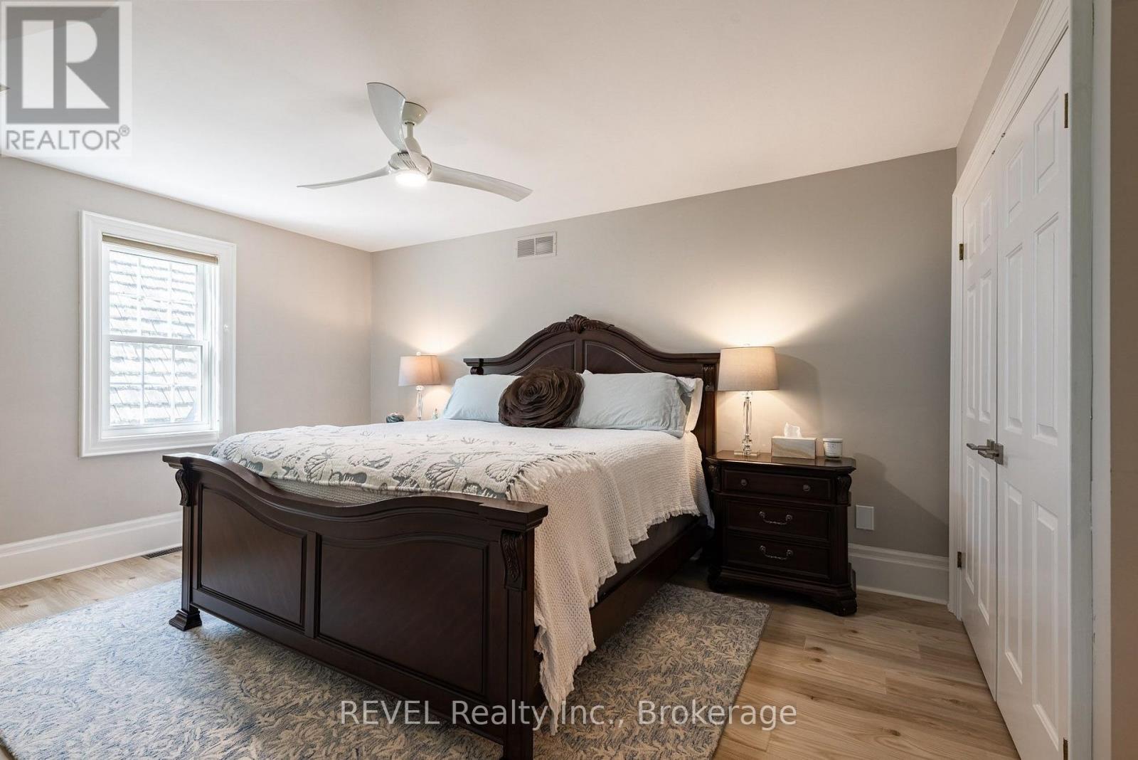 34 LORIMER STREET - 24