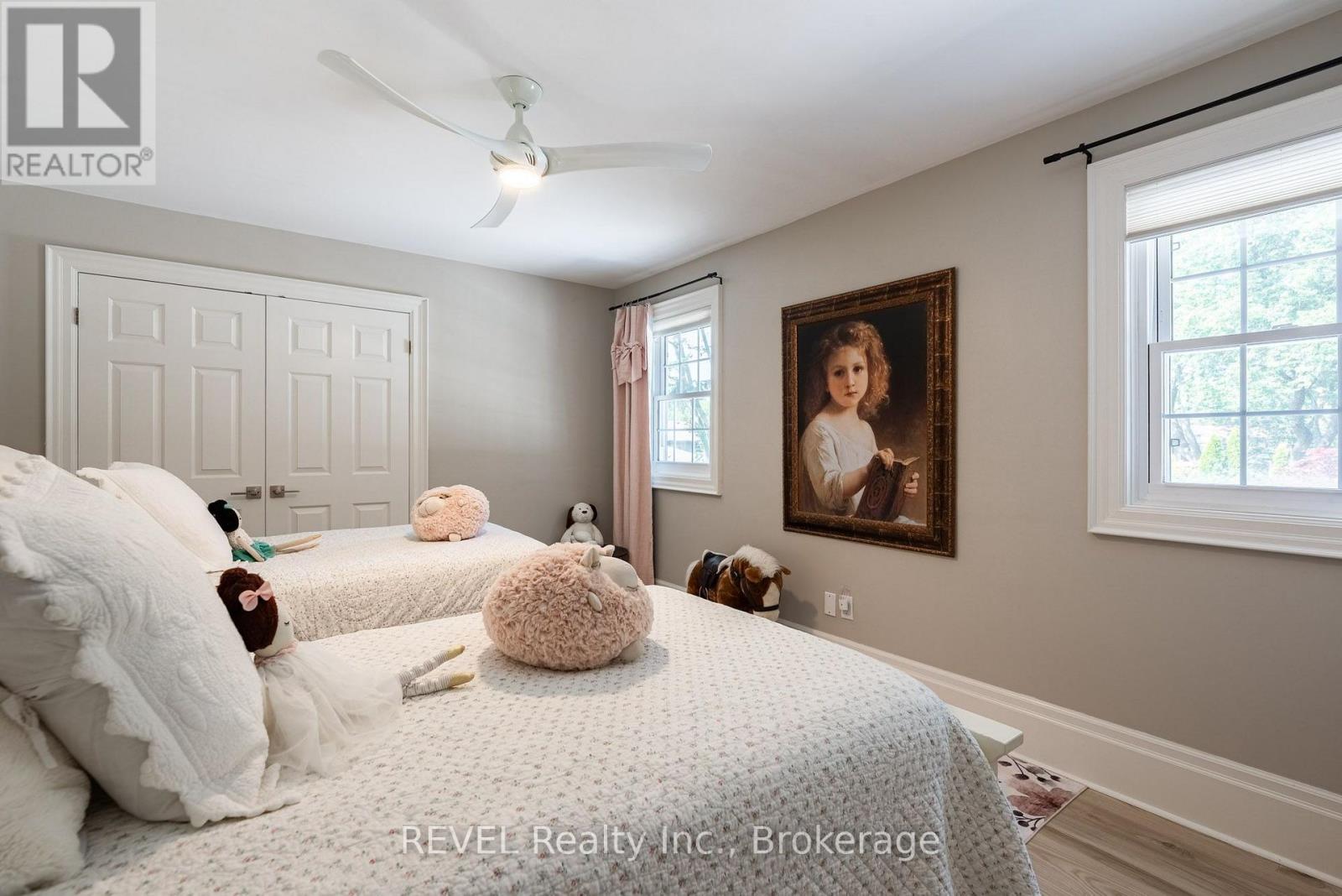 34 LORIMER STREET - 25
