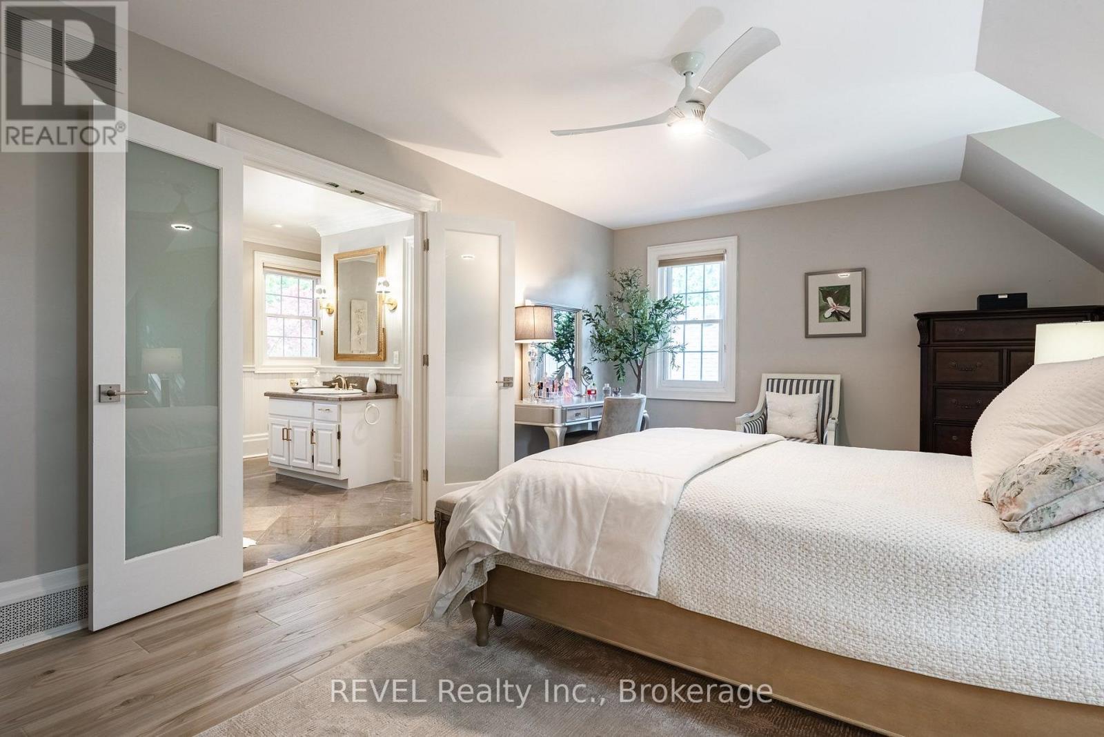 34 LORIMER STREET - 28