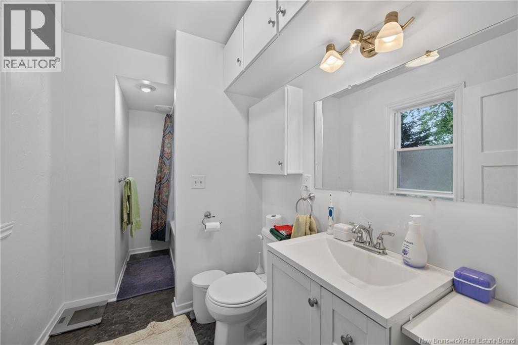 251 Carney Street - Image 15