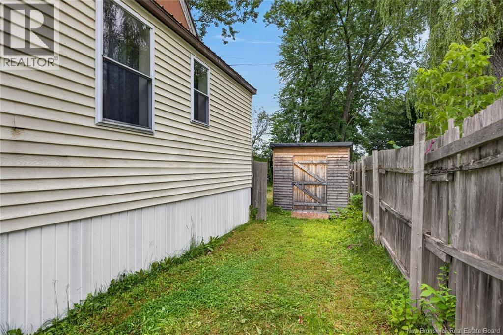 251 Carney Street - Image 26