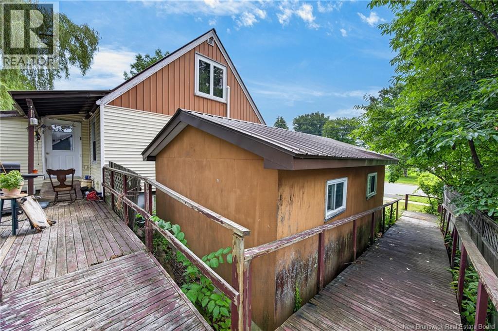 251 Carney Street - Image 27