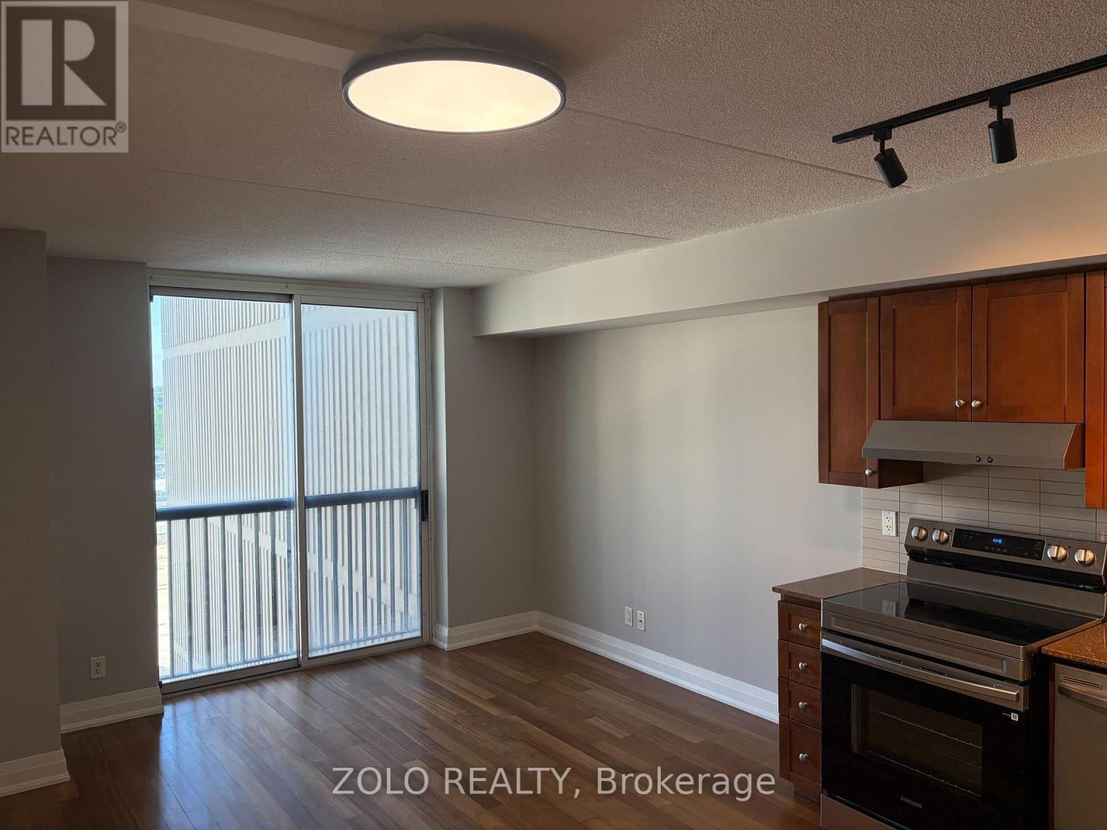 #407 2737 KEELE STREET - 2