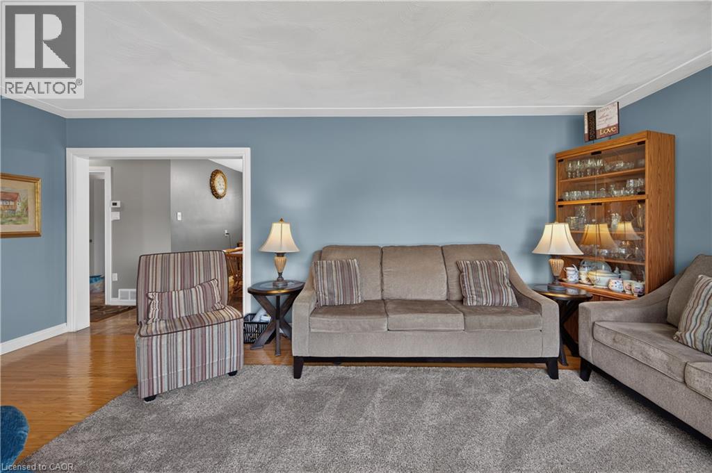 5 KENTLEY Drive - 8