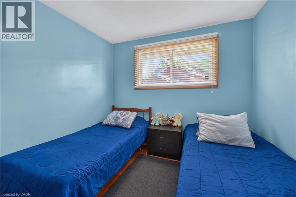 5 KENTLEY Drive - 18