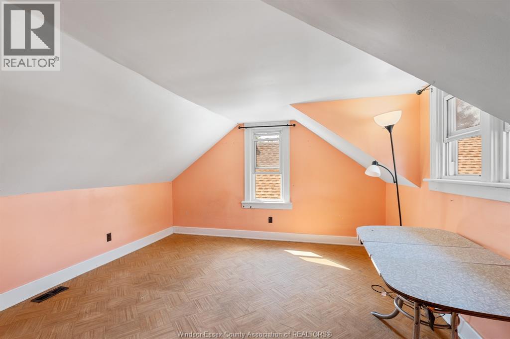 22 Melrose AVENUE - 23