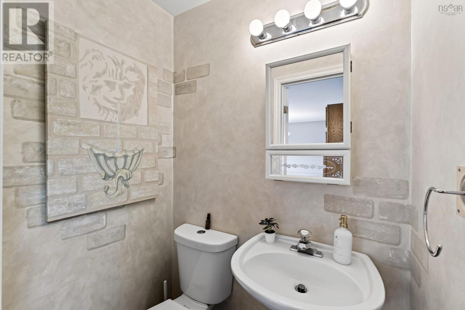 Property 20 of 37 of 18 Yarding Court