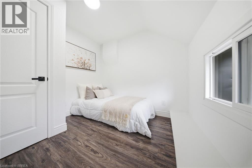 42 PEEL Street - 22