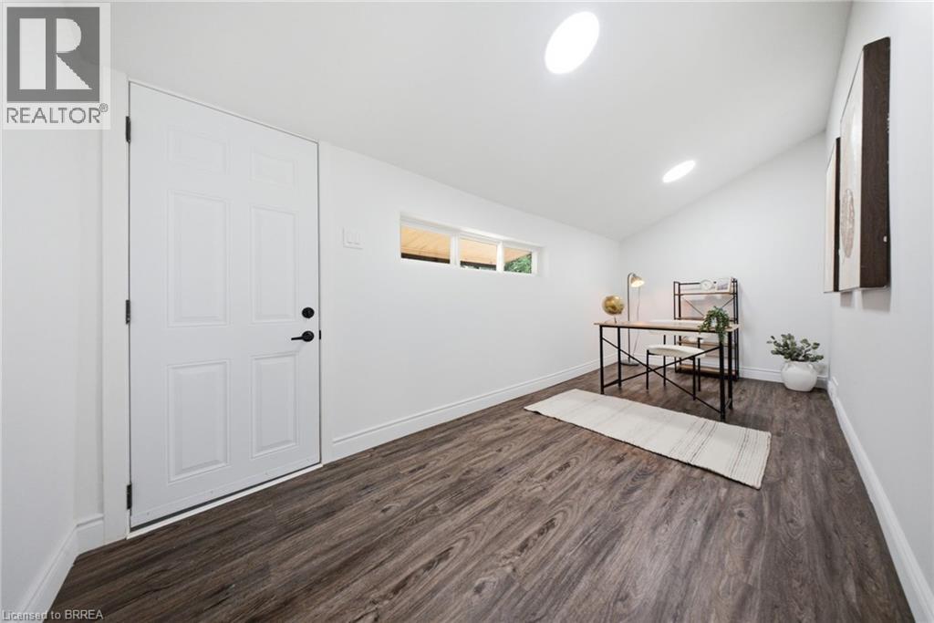 42 PEEL Street - Image 17