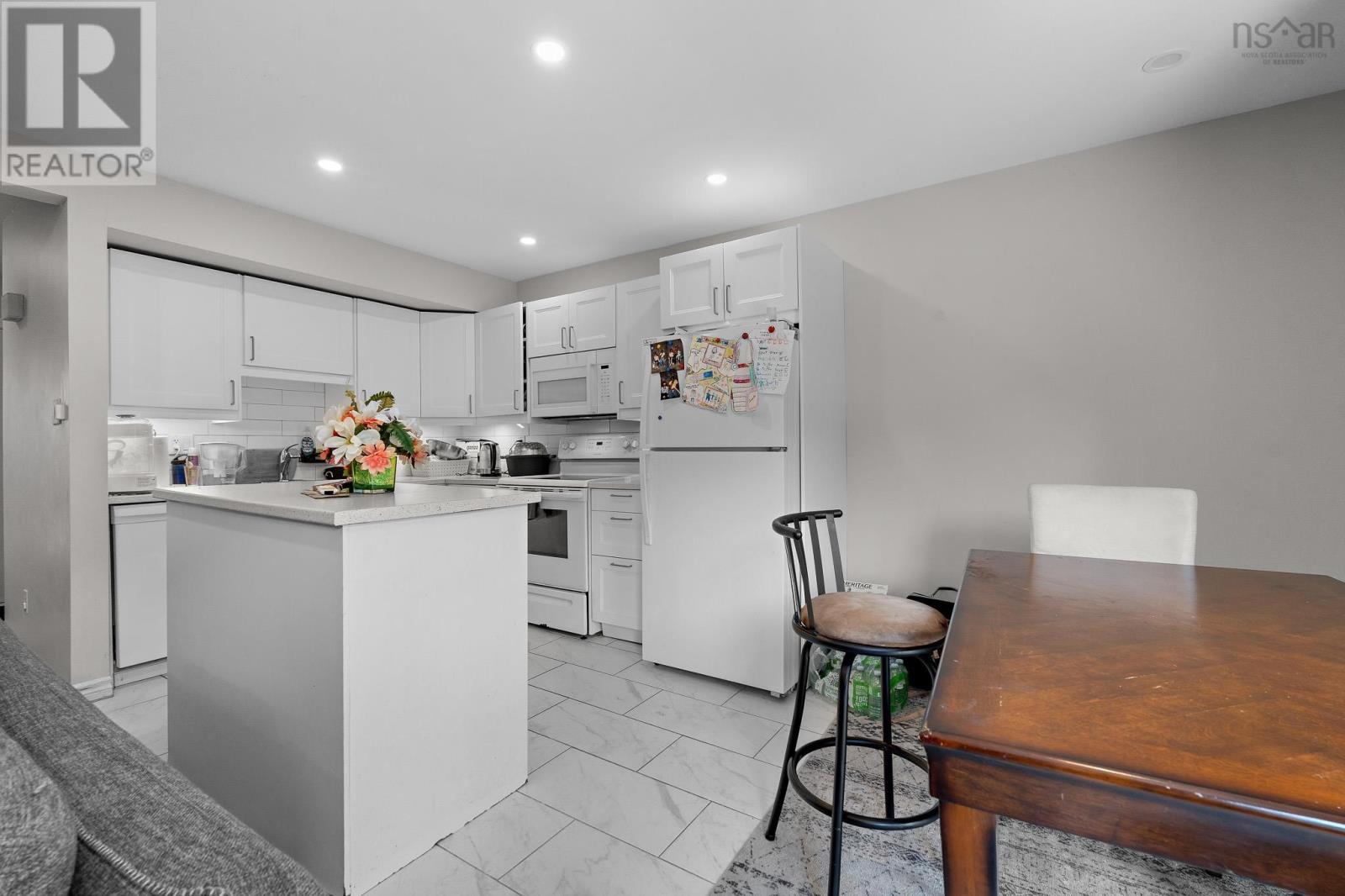 Property 22 of 36 of 114-116 Thornhill Drive
