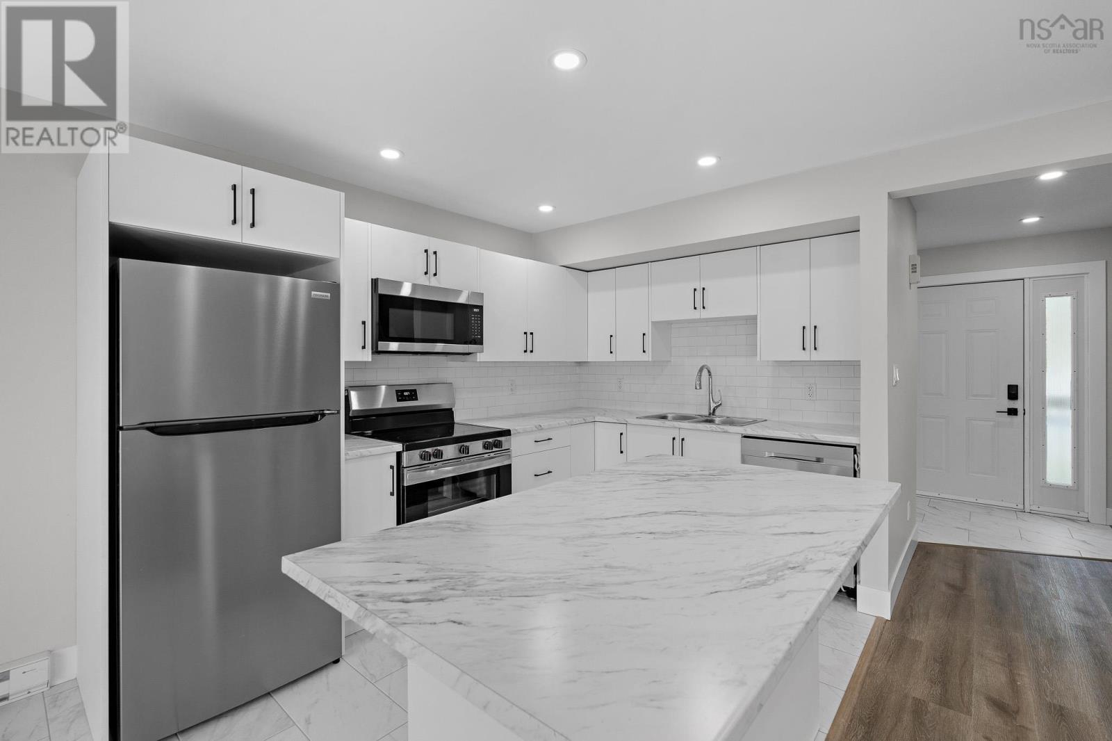 Property 3 of 36 of 114-116 Thornhill Drive