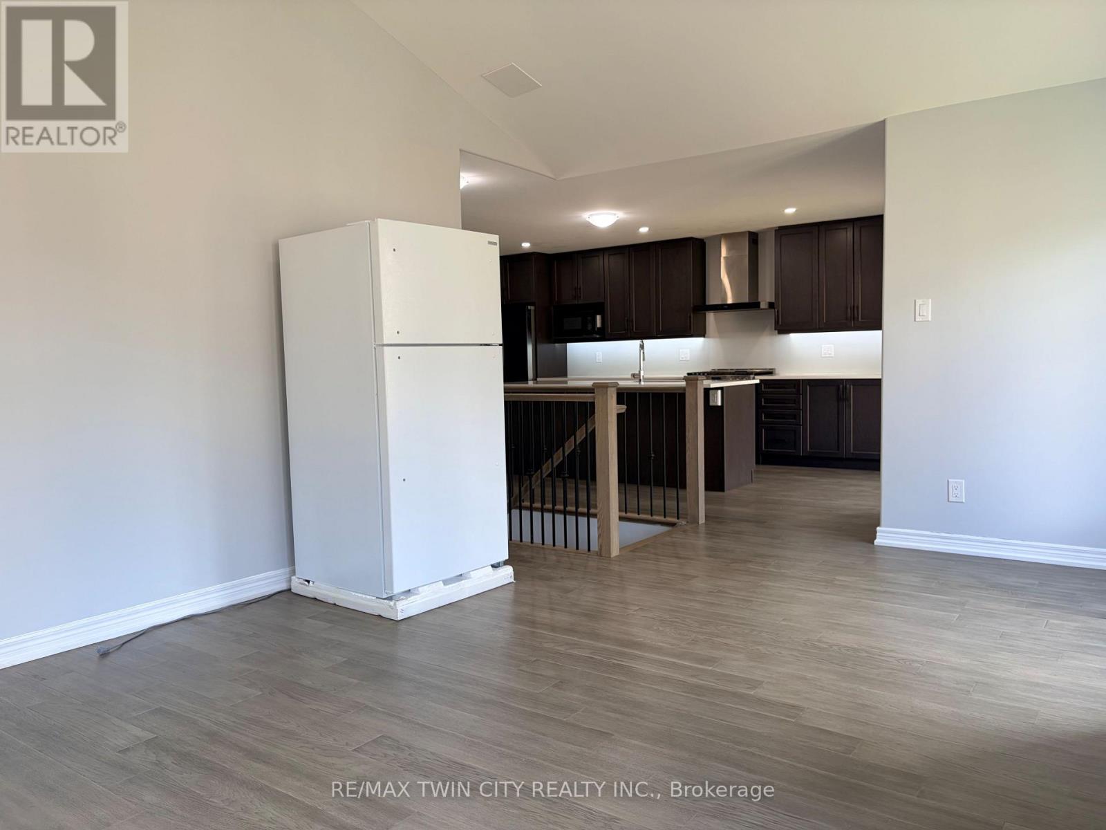 613 LEMAY GROVE - 10