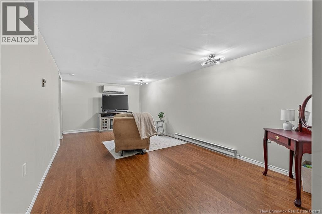 73 Hawthorne Street - Image 35