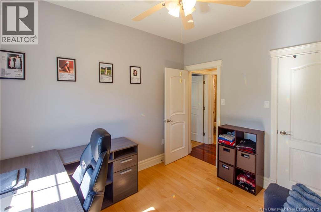 3 Pioneer Avenue - Image 19