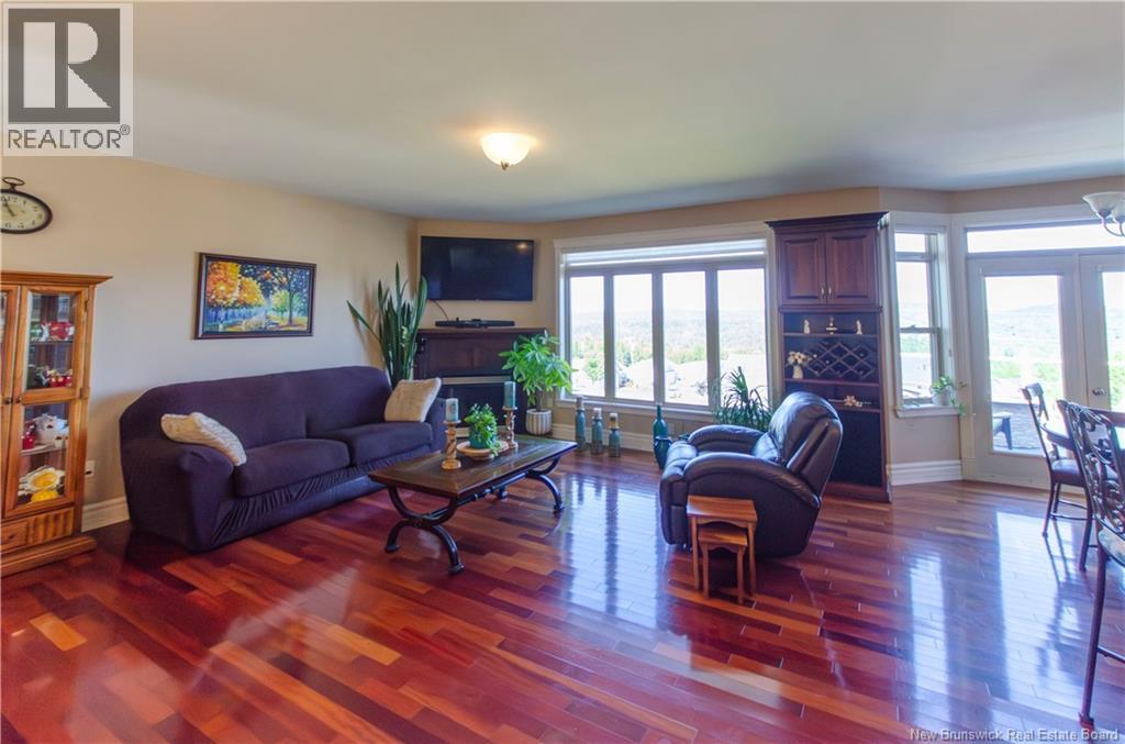 3 Pioneer Avenue - 11