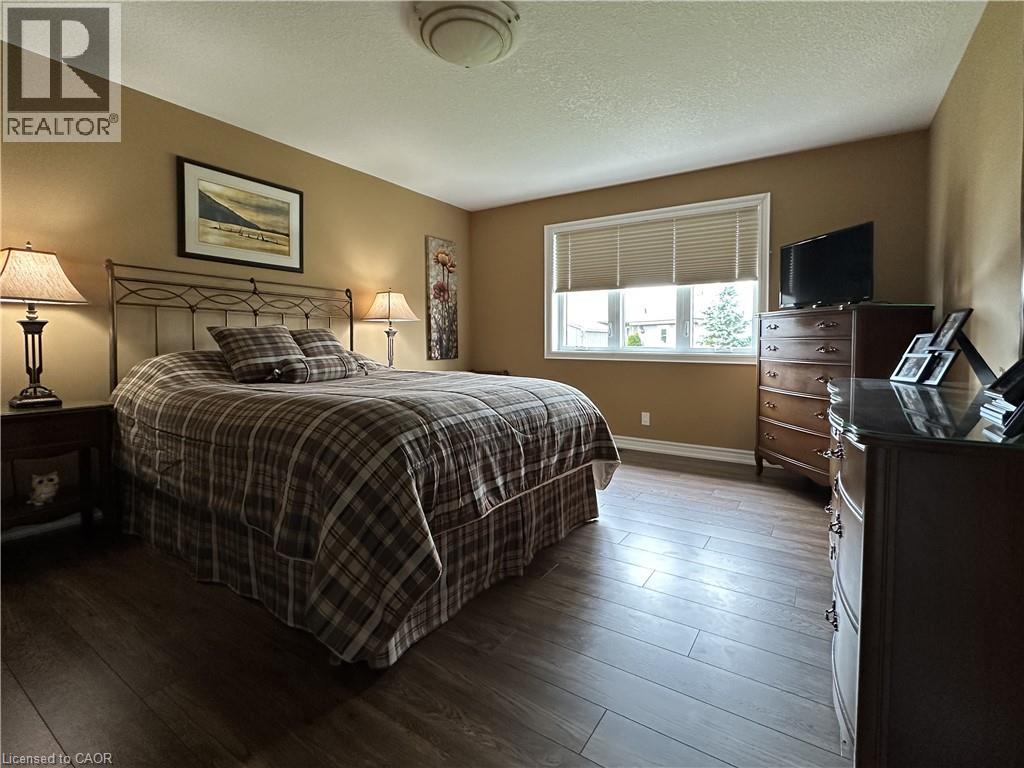 99 ANGLER Avenue - Image 24