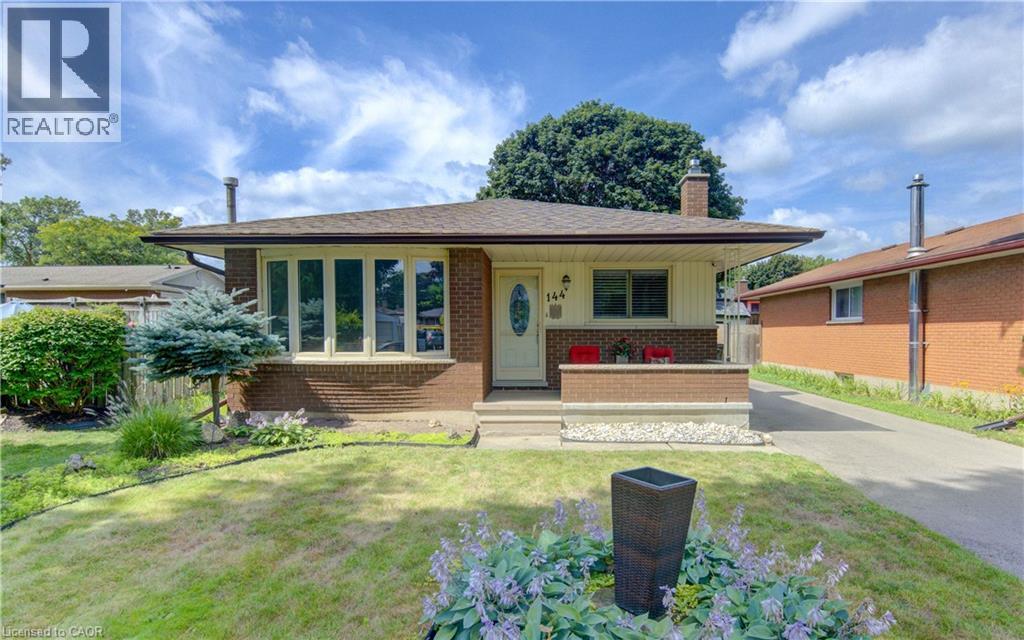 144 HOLBORN Drive — photo 3