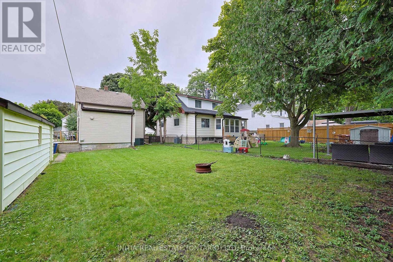 221 BRIGHT STREET - 28
