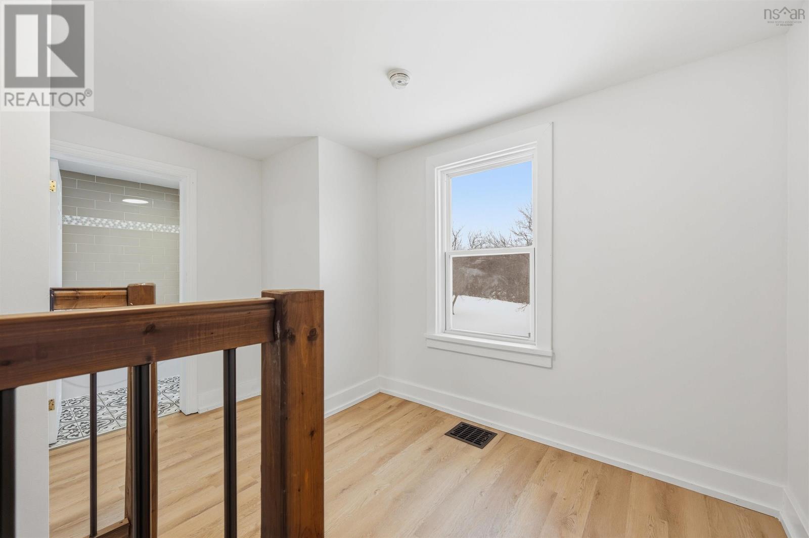 48 Johnson Avenue - 24