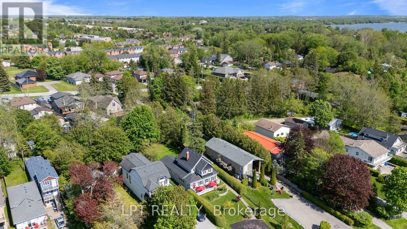 145 LAKE DRIVE N - 48