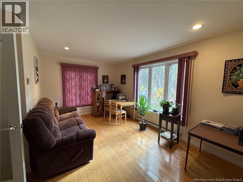 81 Woodland Hill - Image 21