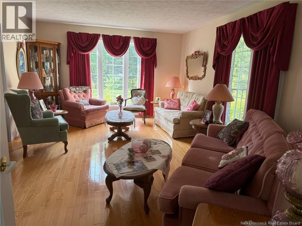 81 Woodland Hill - Image 6