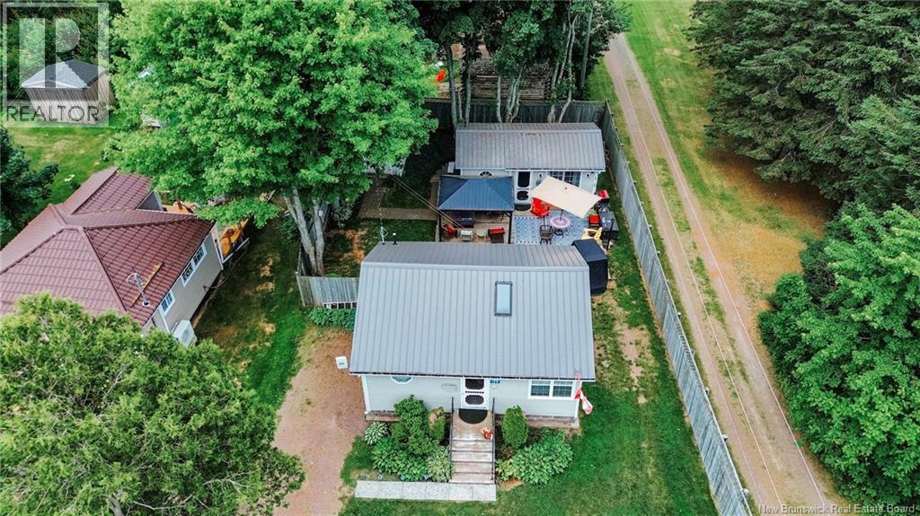 114 Irwin's Point Road - 32
