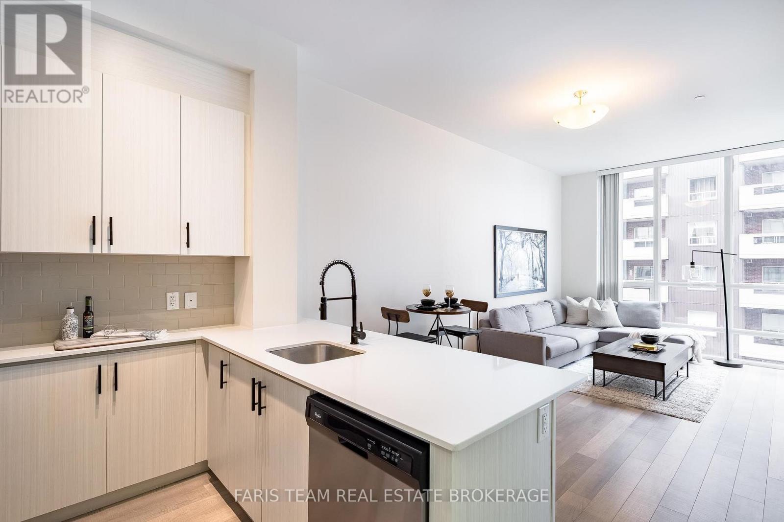 #PH7 111 WORSLEY STREET - Image 10