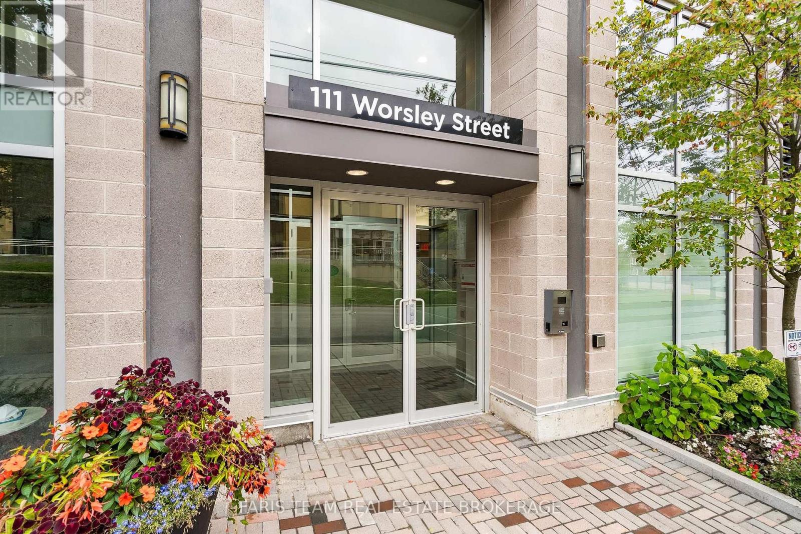 #PH7 111 WORSLEY STREET - 4