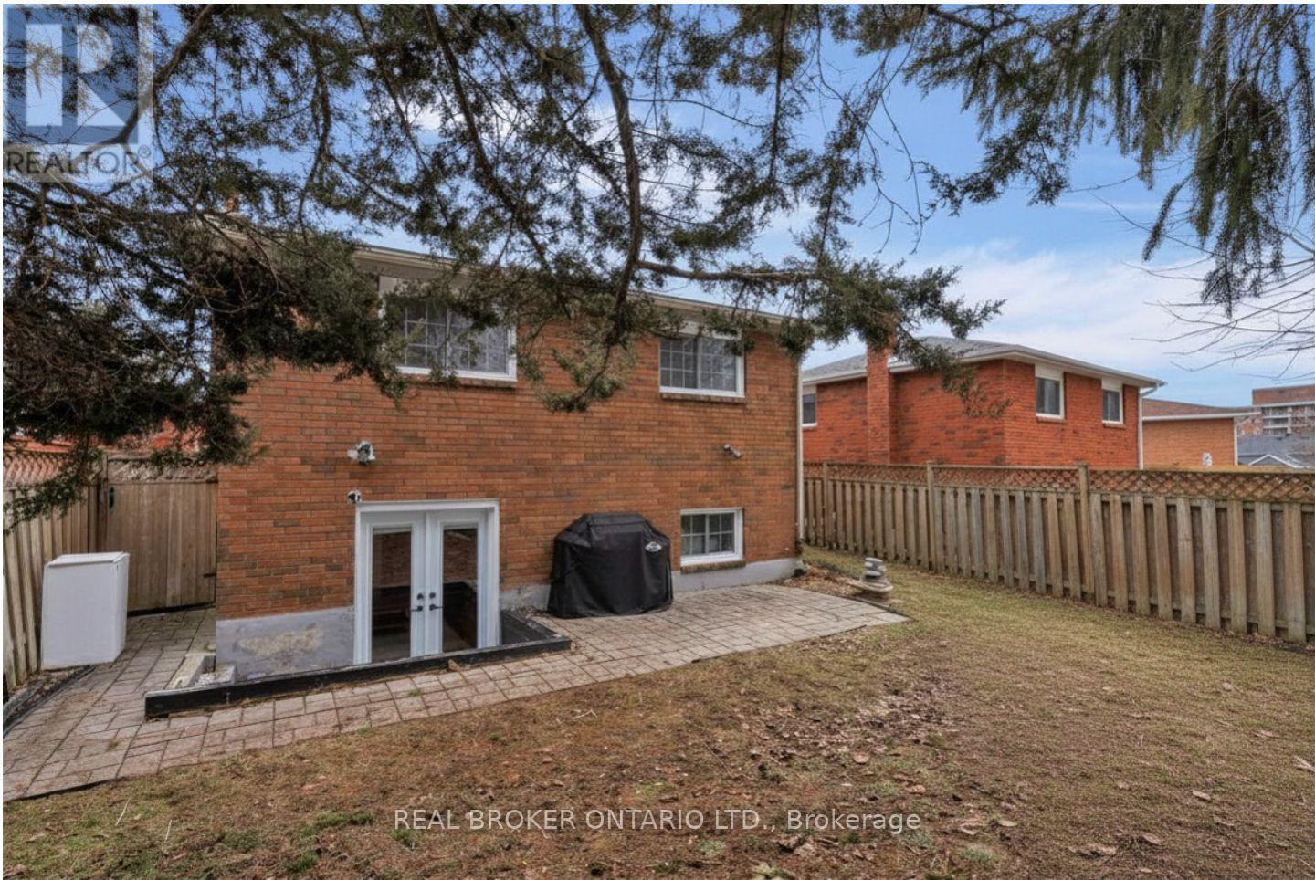 15 BUCHANAN STREET - 46