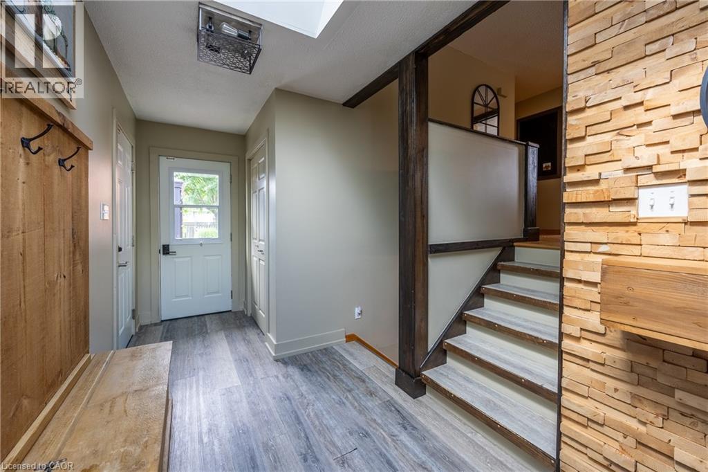 9 ADAMS Lane - Image 6