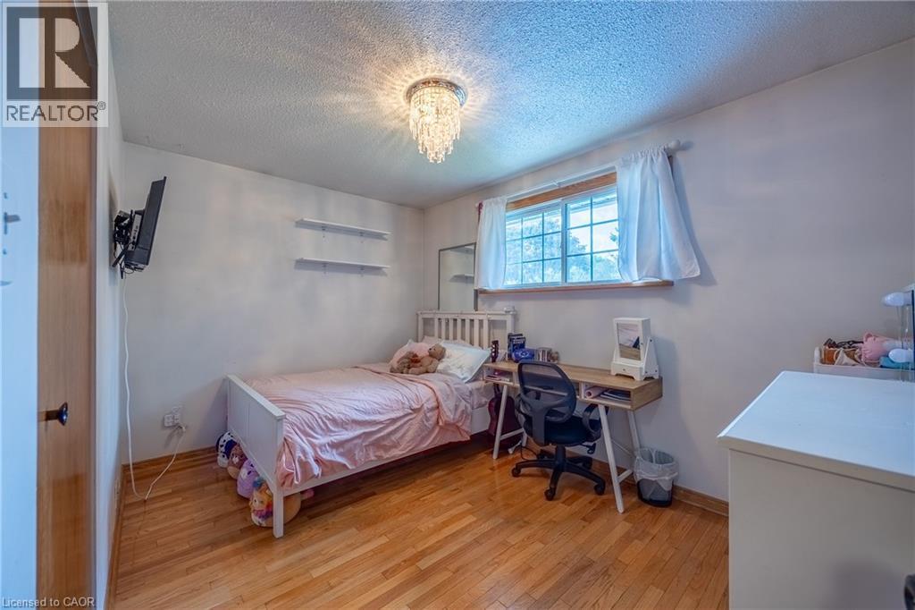9 ADAMS Lane - Image 17